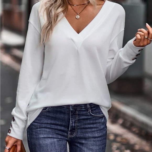 New v neck long sleeve top - Picture 2 of 6